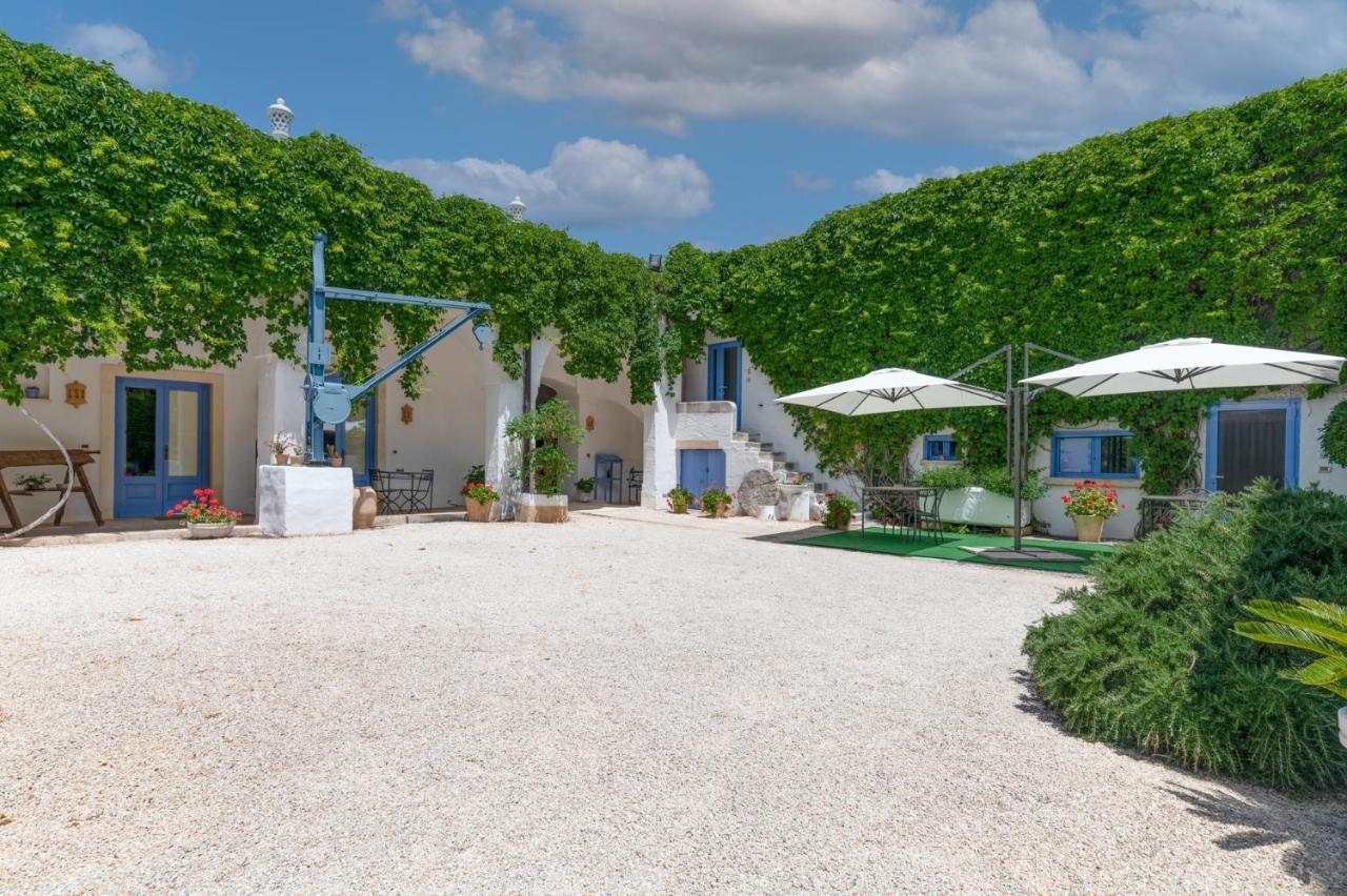 Masseria La Macchiola & Corti Del Mito Spongano ภายนอก รูปภาพ