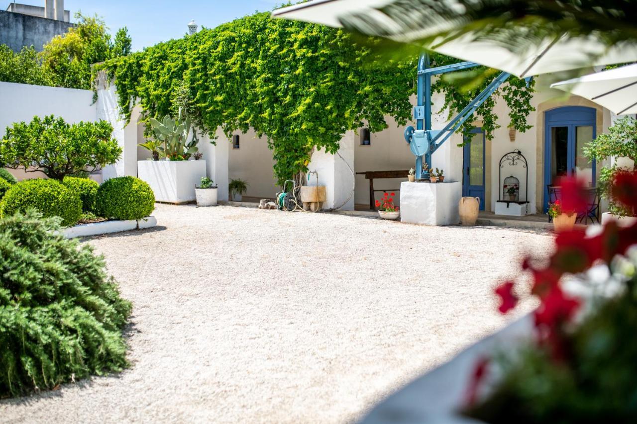 Masseria La Macchiola & Corti Del Mito Spongano ภายนอก รูปภาพ