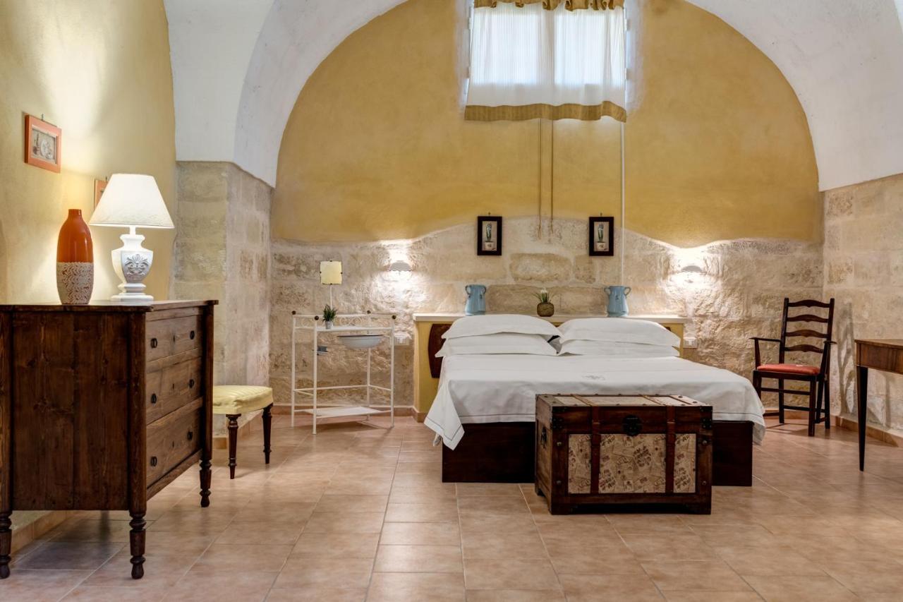 Masseria La Macchiola & Corti Del Mito Spongano ภายนอก รูปภาพ